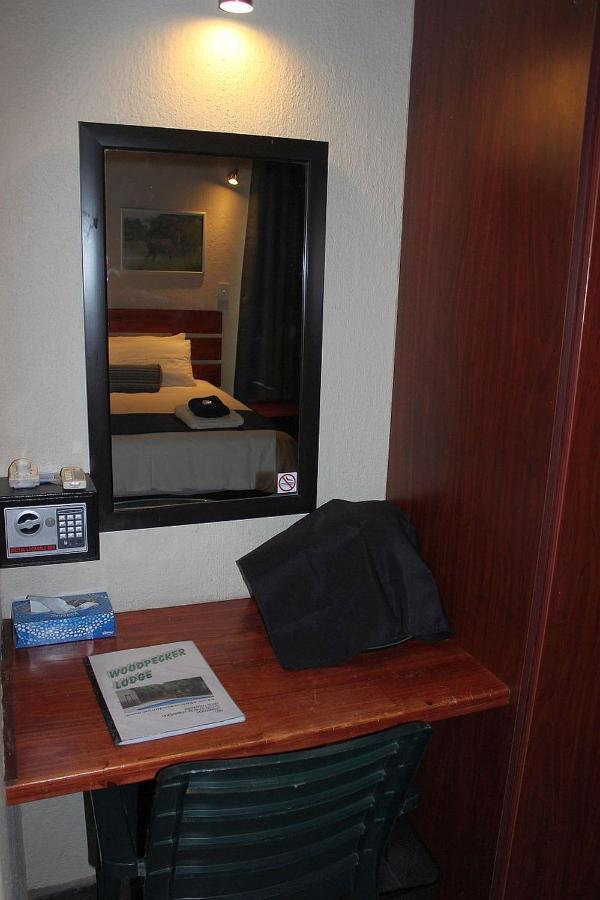 הודספרויט Woodpecker Lodge B&B מראה חיצוני תמונה